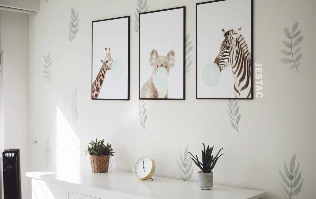 Choosing the Right Wall Upgrade- Wallpaper vs Paint